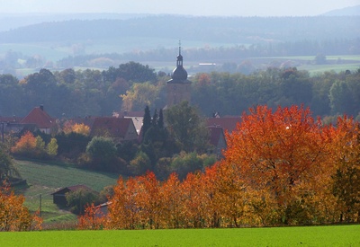Fränkisches Dorf im Herbst - Pfarrweisach