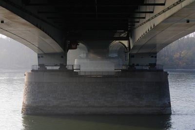 Unter der Brücke