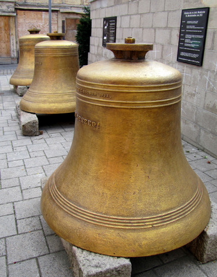 Blankenburg(Harz), Glocken zur Erinnerung