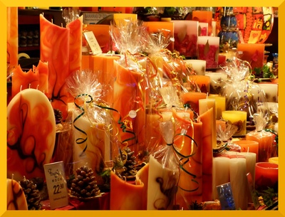 Kerzen auf dem Weihnachtsmarkt
