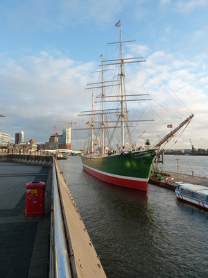 Rickmer Rickmers mit Tannenbaum