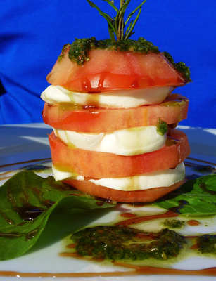 Tomate mit Büffel-Mozarella