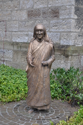 mutter Theresa in bronze