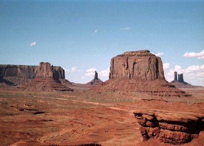 Monument Valley (2) Monument Valley (2)