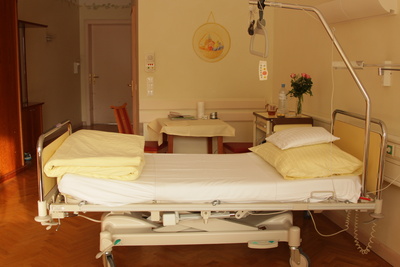 Krankenbett 1
