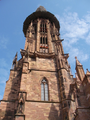 der Münsterturm in Freiburg