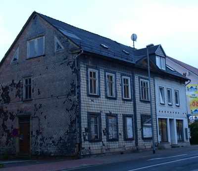 renovierungsbedürftiges Wohnhaus