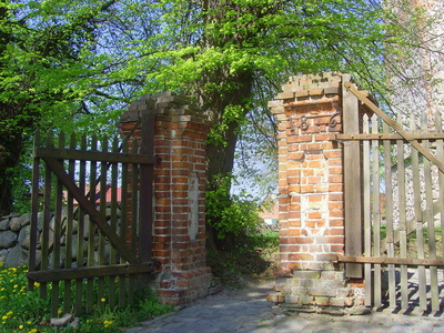 Sietower Kirche - Einfahrt