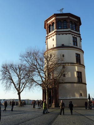 Düsseldorfer Schlossturm am Burgplatz in der Altstadt