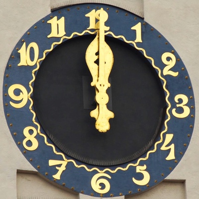 Münchener Uhren 16 - Punkt 12:00 Uhr