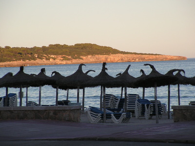 Mallorca - Schirme am Abend