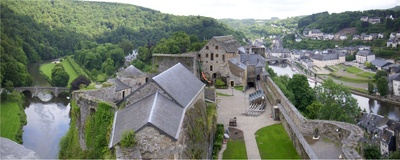 Blick über die Burg Bouillon