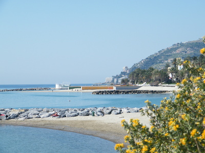 Ausblick von San Remo auf das Meer