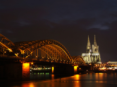 Kölner Dom, Hohenzollernbrücke