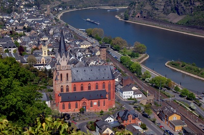 Blick auf Oberwesel mit Rheinschleife #2
