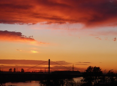 Rheinbrücke im Sonnenuntergang