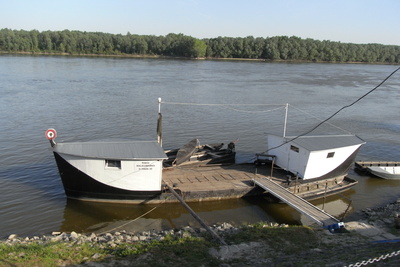 Fischerboot an der Donau