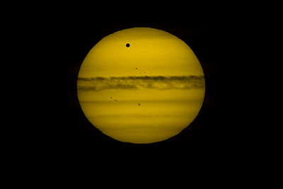 Venustransit mit Wolkenbänder wie bei Jupiter