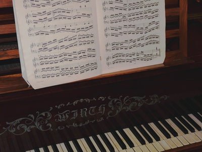 Altes Klavier