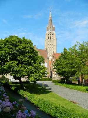 Brügge - Blick auf die Onze-Lieve-Vrouwekerk (Liebfrauenkirche)