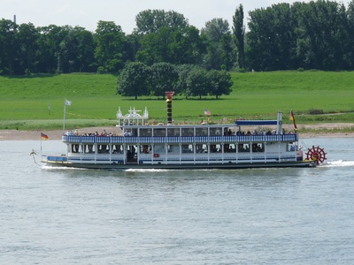 Altes Schiff am Niederrhein