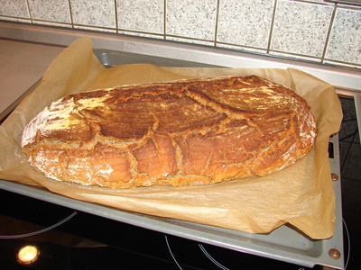ein selbstgebackenes Brot