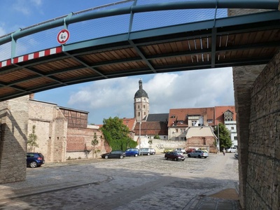 Fußgängerbrücke an der Stadtmauer