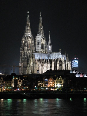 Der Kölner Dom bei Nacht...