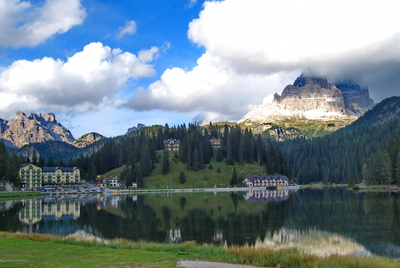 Der Misurina See in den Dolomiten
