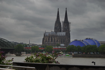 Skyline von Köln im Regen