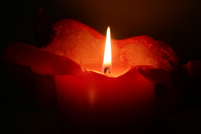 Kerze im Dunkeln