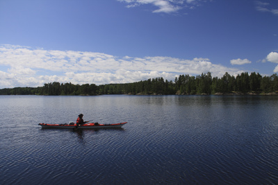 abenteuer, campen, camping, draussen, erlebnis, felsen, himmel, insel, mitternachtssonne, mittnacht, natur, outdoor, schweden, see, seeblick, sonnenuntergang, wasser, wildnis, zelt, zelten, endlose Freiheit