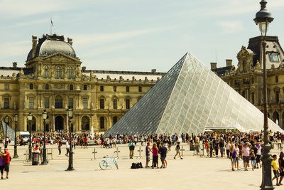 Louvre-Eingang Glas-Pyramide_3