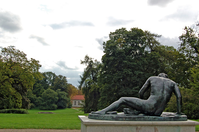 Der "sterbende Gallier" vor der Orangerie im Schlosspark zu Putbus