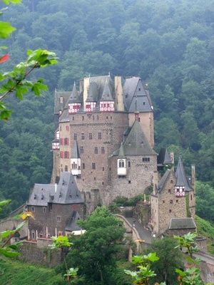 Burg Eltz, ganze Burg