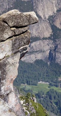 overhanging Rock mit Yosemite Falls