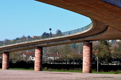 unter der Autobahn