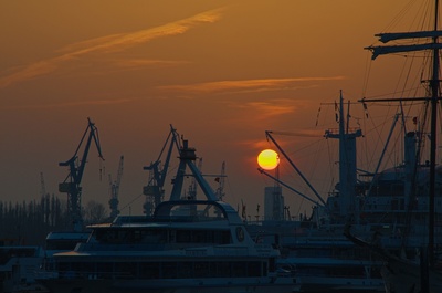 Sonnenuntergang-Hamburger Hafen