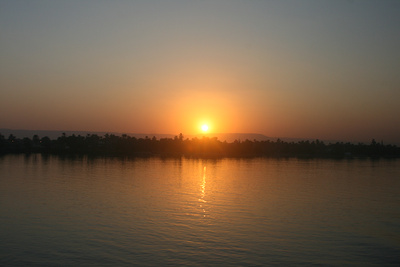 Sonnenaufgang am Nil Anfang September 2012
