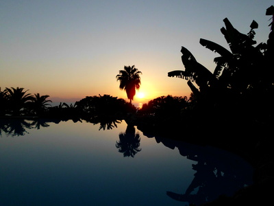 Pool im Sonnenuntergang