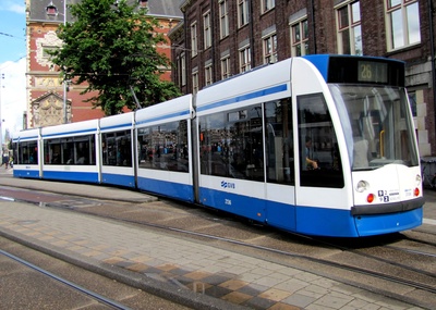 Moderne Amsterdamer Tram