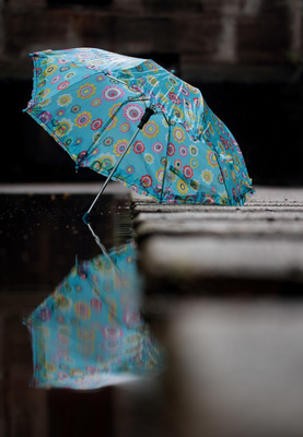 Einsamer Schirm