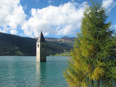 Südtirol: Kirchturm im Reschensee