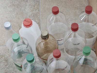 leere Wasserflaschen