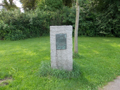 Weimar - Belvedere Gelände Gedenkstein