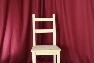 eine Bühne für den Stuhl
