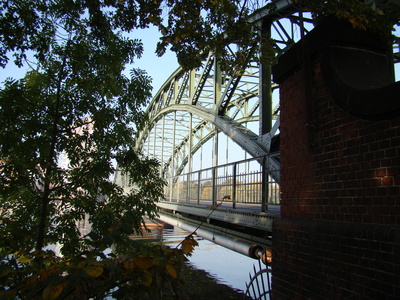 Brücke im Herbst