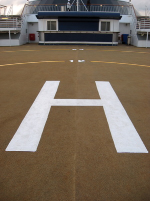 Hubschrauberlandeplatz auf einem Schiff