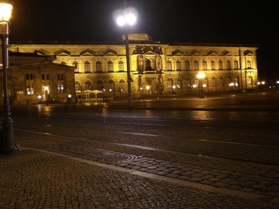 Semperoper bei Nacht