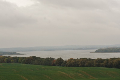 Hügellandschaft am Malchiner See